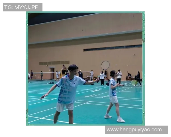 成都羽毛球队在世界锦标赛上的拼搏历程与荣耀时刻分享