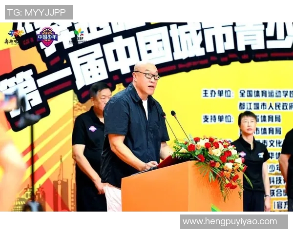 成都篮球队配合默契创新高引领全国篮球新潮流