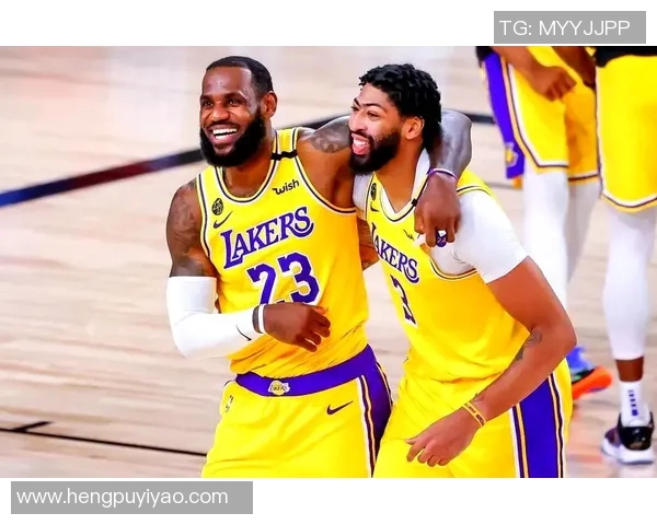 詹姆斯的传奇之路:从篮球天才到全球偶像的成长历程 詹姆斯的传奇之路:从篮球天才到全球偶像的成长历程