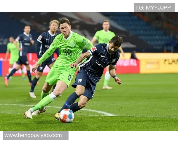 雅典队与沃尔夫斯堡队激战正酣谁能在欧战中脱颖而出