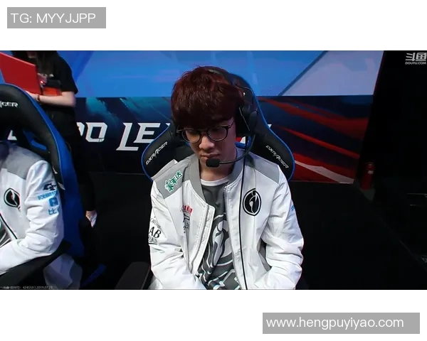 青年赛点评：FPX以惊人速度展现实力引发全场瞩目