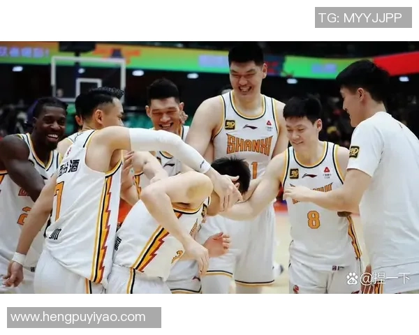 2016年CBA季后赛辽宁队与新疆队激战回顾与精彩瞬间分析